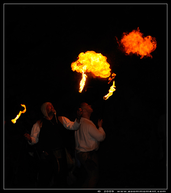 vuurspuwer fire spitting  vuurshow fire show
Trefwoorden: Aarschot 2009 vuurshow fire show vuurspuwer fire spitting