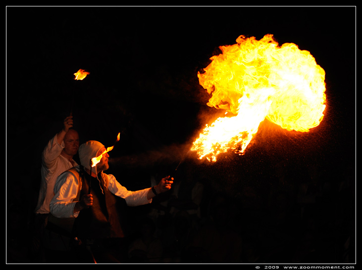 vuurspuwer fire spitting  vuurshow fire show
关键词: Aarschot 2009 vuurshow fire show vuurspuwer fire spitting
