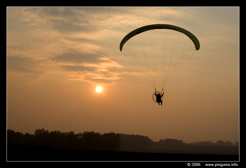paragliding
Trefwoorden: paragliding