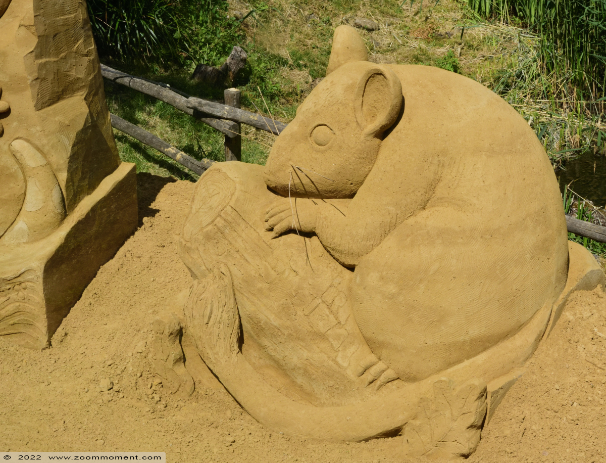 zandsculptuur Zoo van zand sandsculpture
Schlüsselwörter: Gaiazoo Nederland zandsculptuur Zoo van zand sandsculpture hamster
